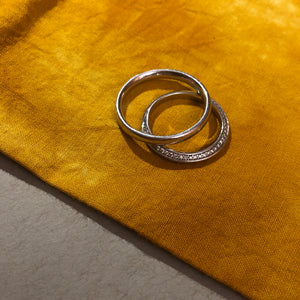 A Knife-Edge Pavé Wedding Ring